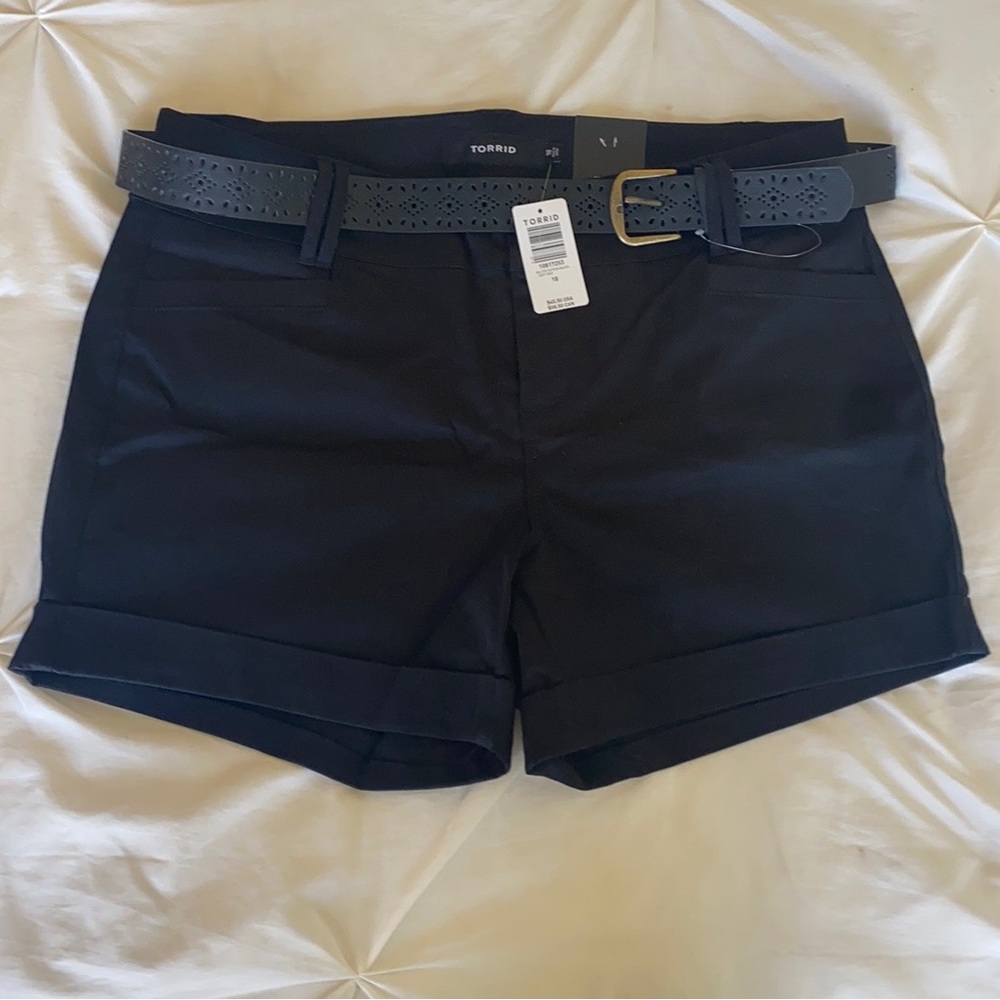 Black Sateen Torrid Shorts with Belt Size 18